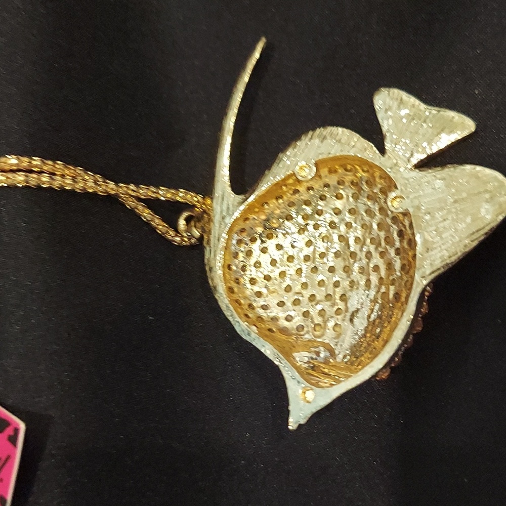 BETSEY JOHNSON Fish Pendant Necklace - Picture 4 of 5